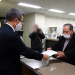 住民投票の会が解職請求提出、内藤市長は抗議文送付、火花散る「リコール政変」…